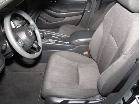 Certified 2023 Honda Accord LX image 8