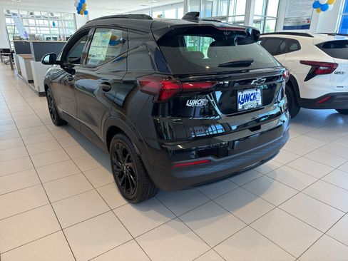 New 2027 Chevrolet Bolt RS w/ Technology Package FWD image 6