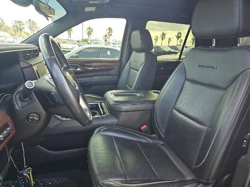 Used 2021 GMC Yukon Denali w/ Denali Premium Package image 6