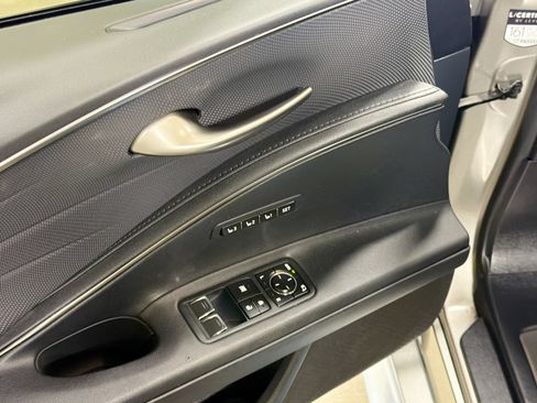 Used 2021 Lexus LC 500 Convertible image 21