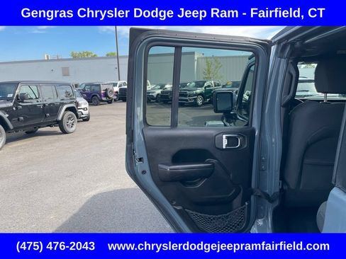 Used 2024 Jeep Wrangler Unlimited w/ Convenience Group AWD/4WD image 36