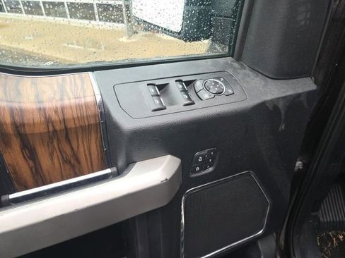 Used 2019 Ford F150 Lariat AWD/4WD image 12