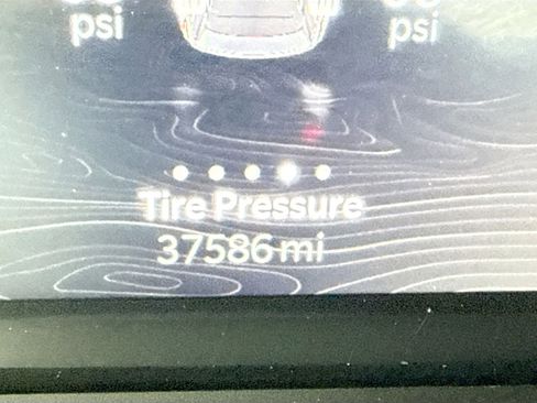 Used 2024 Jeep Grand Cherokee Laredo image 40