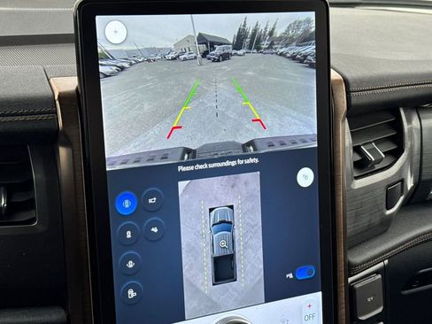 Used 2023 Ford F150 Lightning Lariat image 18