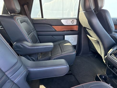 Used 2023 Lincoln Navigator Black Label image 17