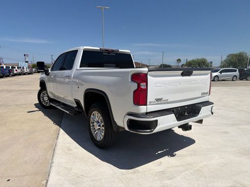 Used 2023 Chevrolet Silverado 2500 High Country w/ Z71 Off-Road Package AWD/4WD image 5