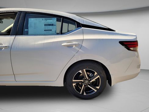 New 2025 Nissan Sentra SV image 19