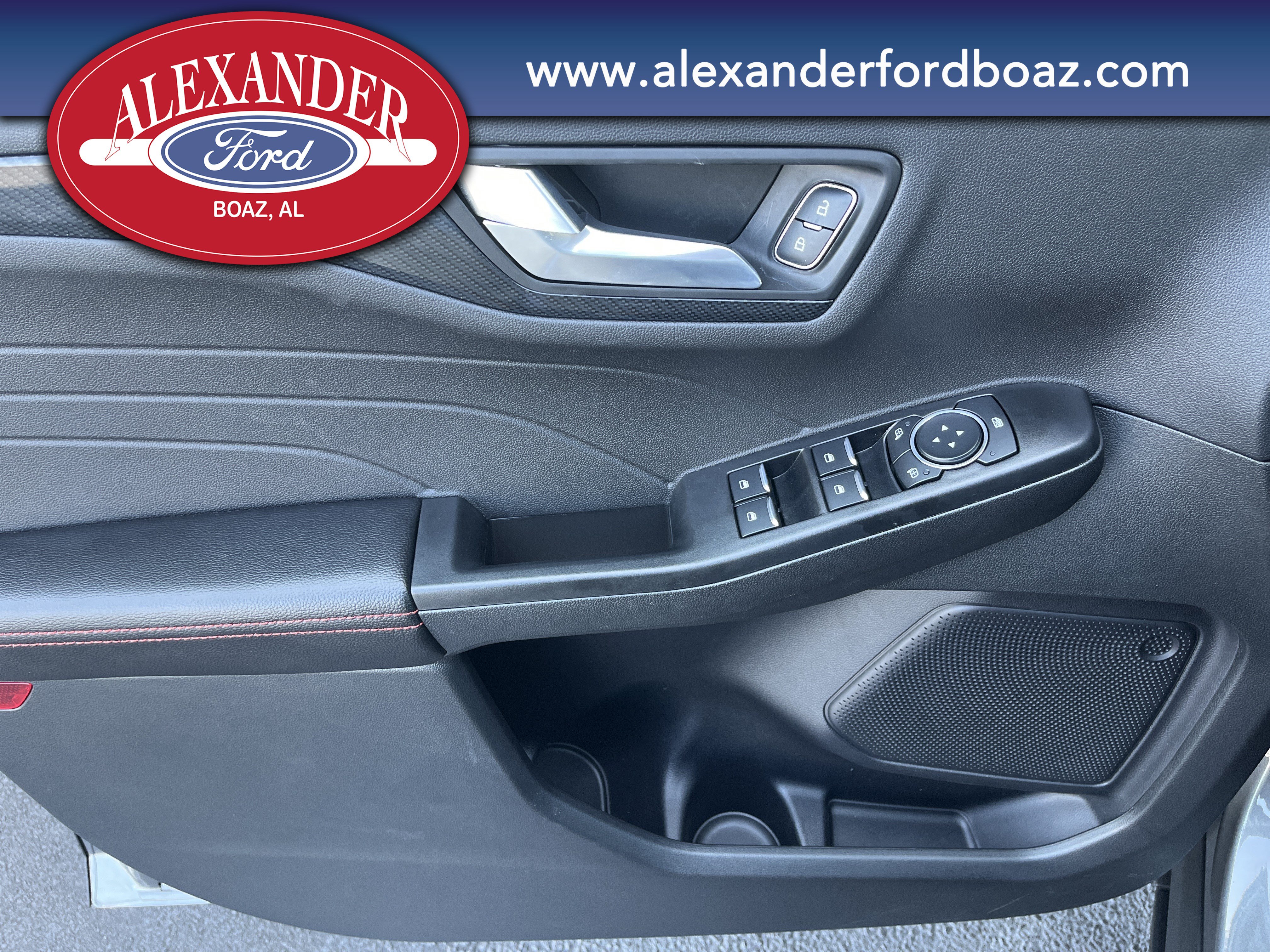 Used 2025 Ford Escape ST-Line AWD/4WD image 10
