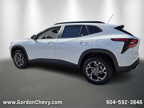 New 2026 Chevrolet Trax LT image 4