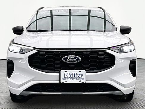 Certified 2023 Ford Escape ST-Line w/ Equipment Group 301A FWD image 3