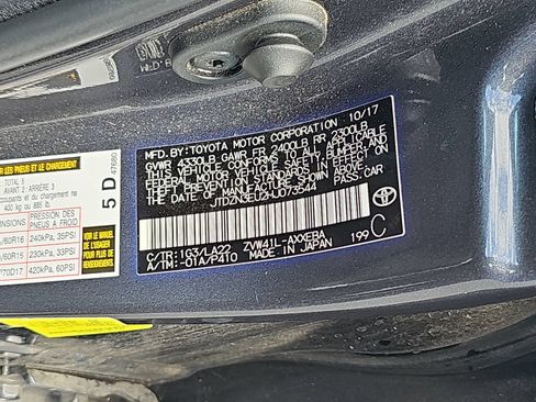 Used 2017 Toyota Prius V Four w/ Carpet Mat Package FWD image 16