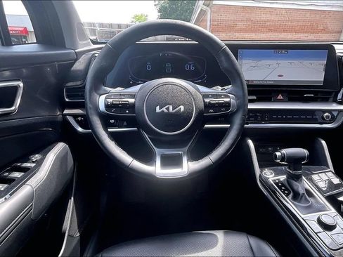 Used 2023 Kia Sportage EX AWD/4WD image 5