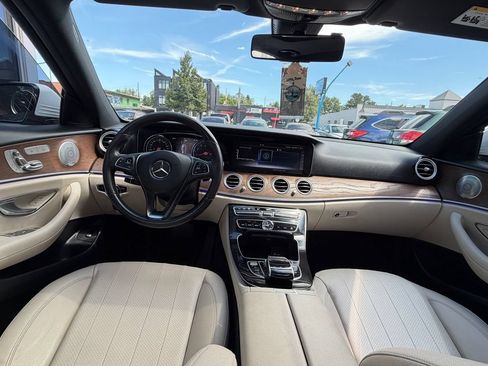Used 2017 Mercedes-Benz E 300 4MATIC image 11