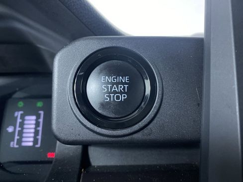 Used 2025 Toyota Tacoma SR5 w/ SR5 Upgrade Package image 9