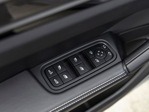 Certified 2023 Porsche Cayenne Turbo GT AWD/4WD image 25