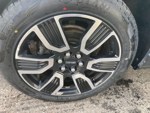 Used 2021 GMC Acadia SLE w/ Driver Convenience Package image 31