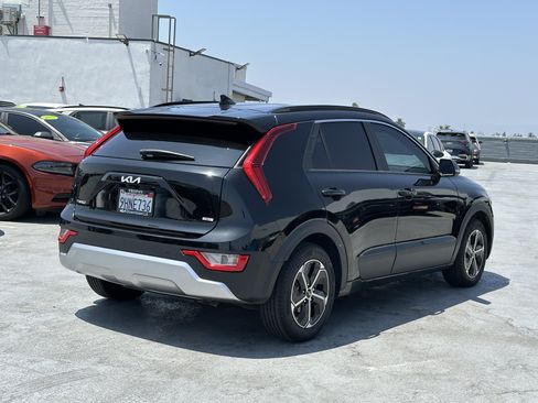 Certified 2023 Kia Niro EX FWD image 7