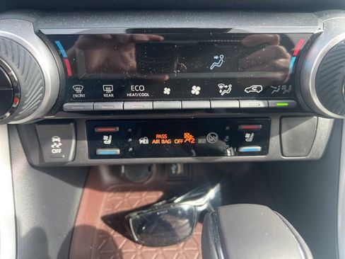 Used 2025 Toyota RAV4 Limited image 18