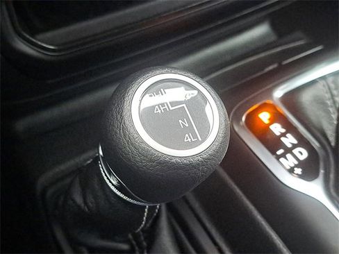 Used 2023 Jeep Gladiator Overland image 20