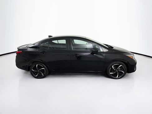 Used 2024 Nissan Versa SR FWD image 10