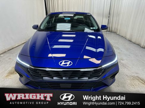 Certified 2025 Hyundai Elantra SEL image 2