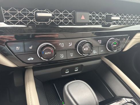 Used 2024 Honda Accord Touring image 11