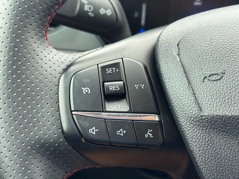 Used 2025 Ford Escape ST-Line FWD image 19