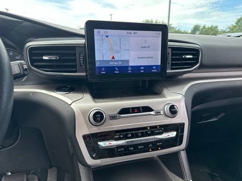 Used 2022 Ford Explorer XLT w/ Equipment Group 202A RWD image 9