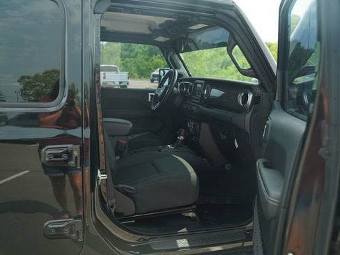 Used 2021 Jeep Wrangler Unlimited Sahara w/ LED Lighting Group AWD/4WD image 20