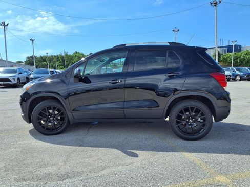 Used 2021 Chevrolet Trax LT w/ Midnight Edition AWD/4WD image 33