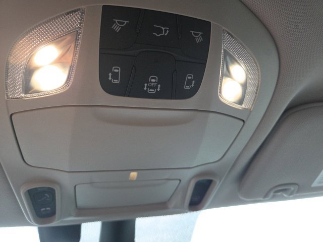 Used 2022 Chrysler Pacifica Touring-L w/ Uconnect Theater Family Group AWD/4WD image 10