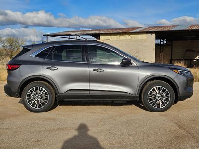 New 2026 Ford Escape SE w/ PHEV Premium Package