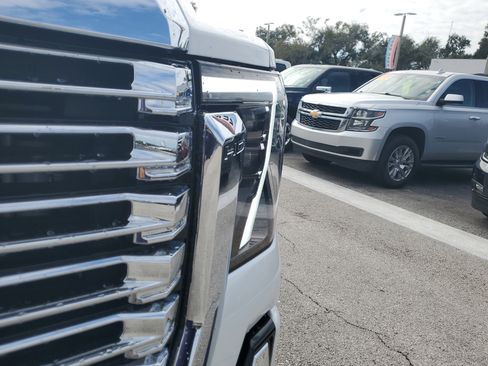 Used 2024 GMC Sierra 2500 Denali w/ Denali Reserve Package image 3