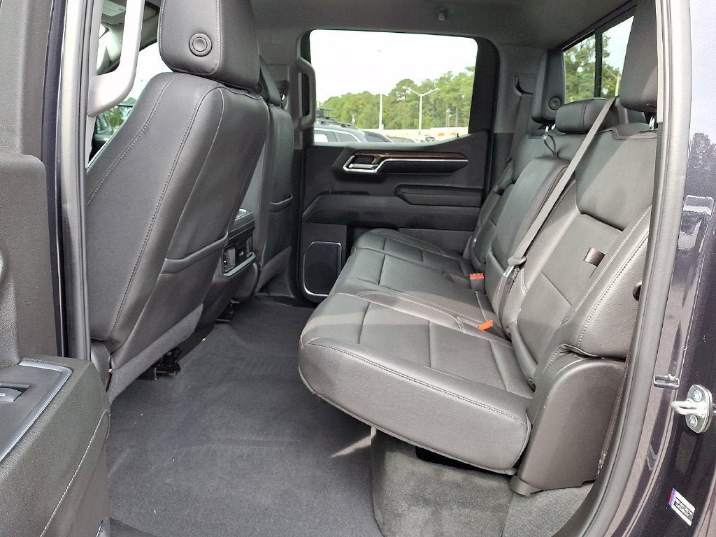Used 2024 Chevrolet Silverado 1500 LT Trail Boss w/ Convenience Package II AWD/4WD image 11