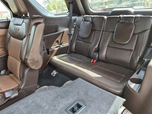 Used 2021 Ford Explorer King Ranch w/ Premium Technology Package image 17