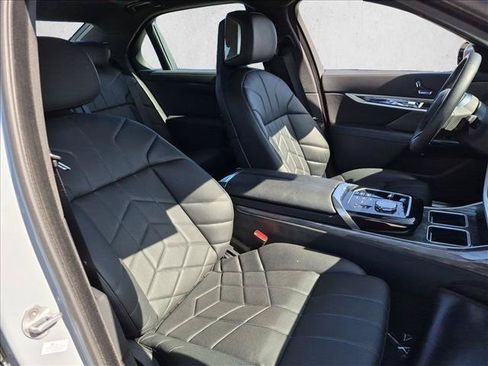Used 2025 BMW i7 eDrive50 w/ M Sport Package RWD image 23