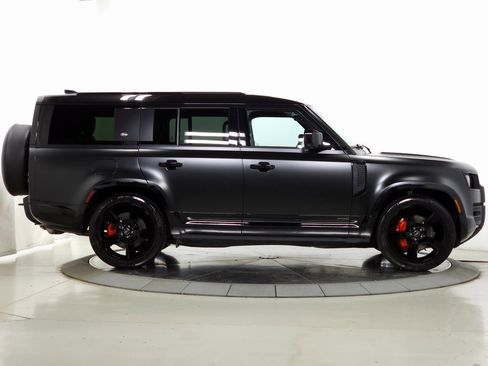 Used 2024 Land Rover Defender 130 X image 9