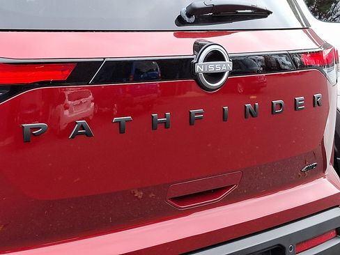 New 2025 Nissan Pathfinder SV w/ SV Premium Package image 5