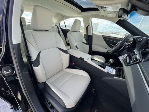 Used 2024 Lexus ES 250 w/ Premium Package AWD/4WD image 25
