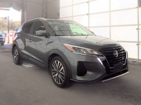 Used 2022 Nissan Kicks SV FWD image 4