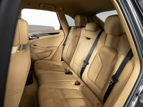 Used 2016 Porsche Macan S image 17