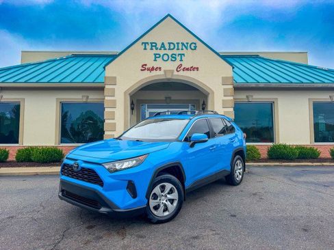 Used 2019 Toyota RAV4 LE AWD/4WD image 23