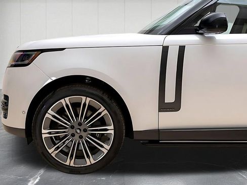 Used 2025 Land Rover Range Rover Autobiography image 41