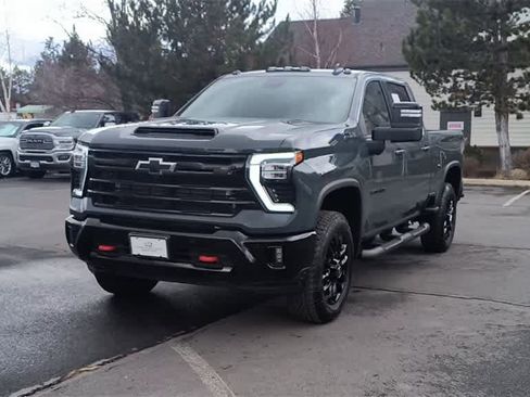 Used 2025 Chevrolet Silverado 3500 LTZ w/ LTZ Plus Package image 4