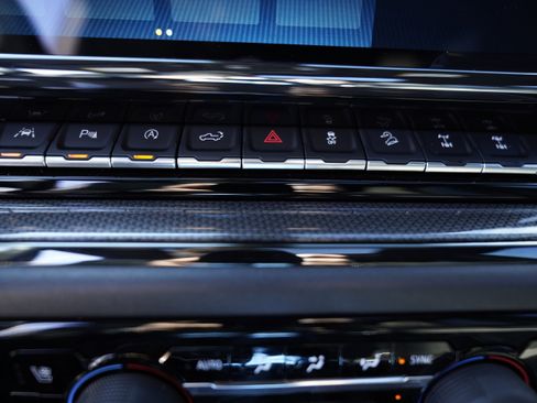 Used 2025 Chevrolet Silverado 1500 ZR2 w/ Technology Package image 21