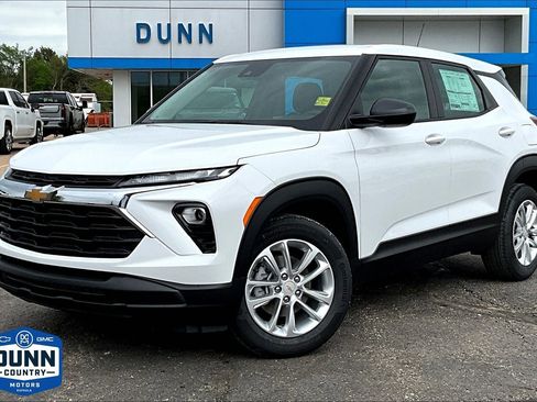 New 2026 Chevrolet TrailBlazer LS FWD image 1