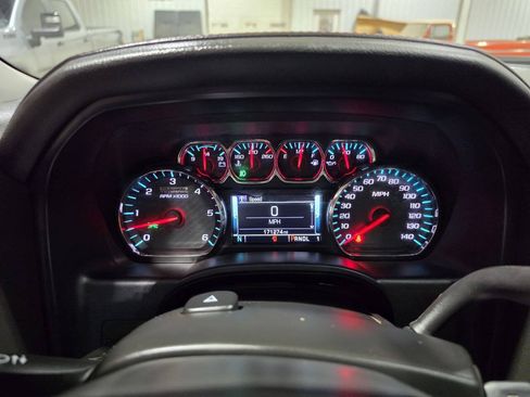 Used 2017 GMC Sierra 2500 SLT w/ All Terrain X HD Package AWD/4WD image 37