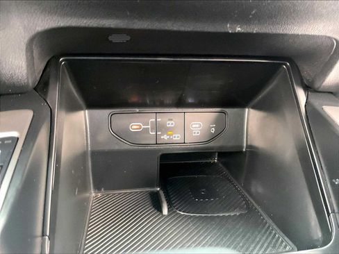 Used 2024 Kia Sorento S FWD image 33