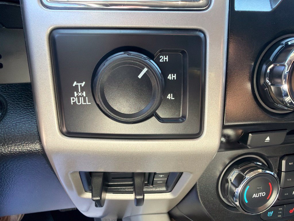 Used 2017 Ford F250 Lariat w/ Lariat Ultimate Package AWD/4WD image 23
