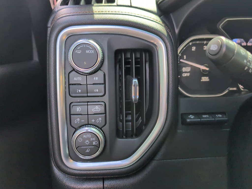 Used 2020 GMC Sierra 1500 AT4 w/ AT4 Premium Package AWD/4WD image 26